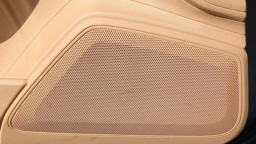 Thumbnail: 2020 Porsche Panamera - 33