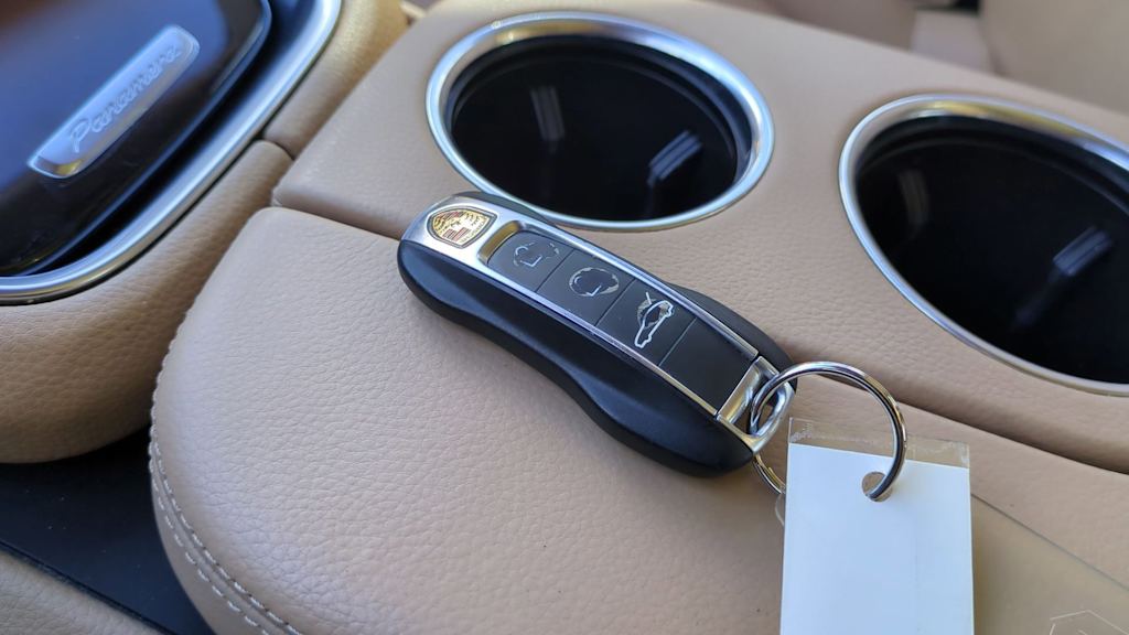 Thumbnail: 2020 Porsche Panamera - 36