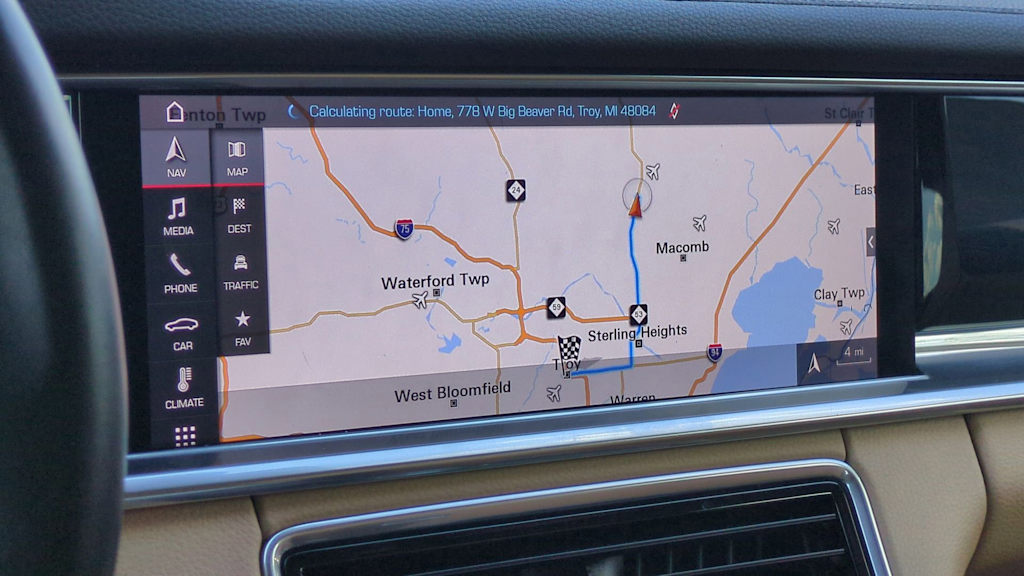 Thumbnail: 2020 Porsche Panamera - 30