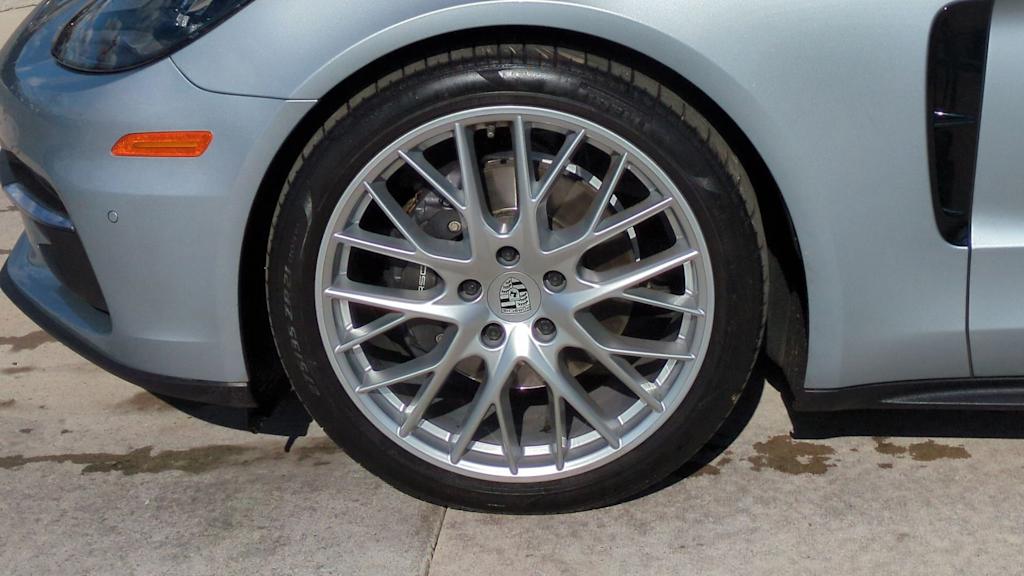 Thumbnail: 2020 Porsche Panamera - 8