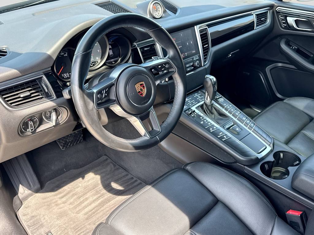 Thumbnail: 2018 Porsche Macan - 2