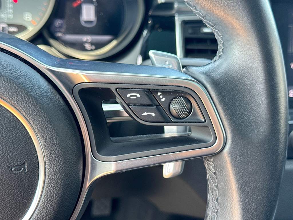 Thumbnail: 2018 Porsche Macan - 29