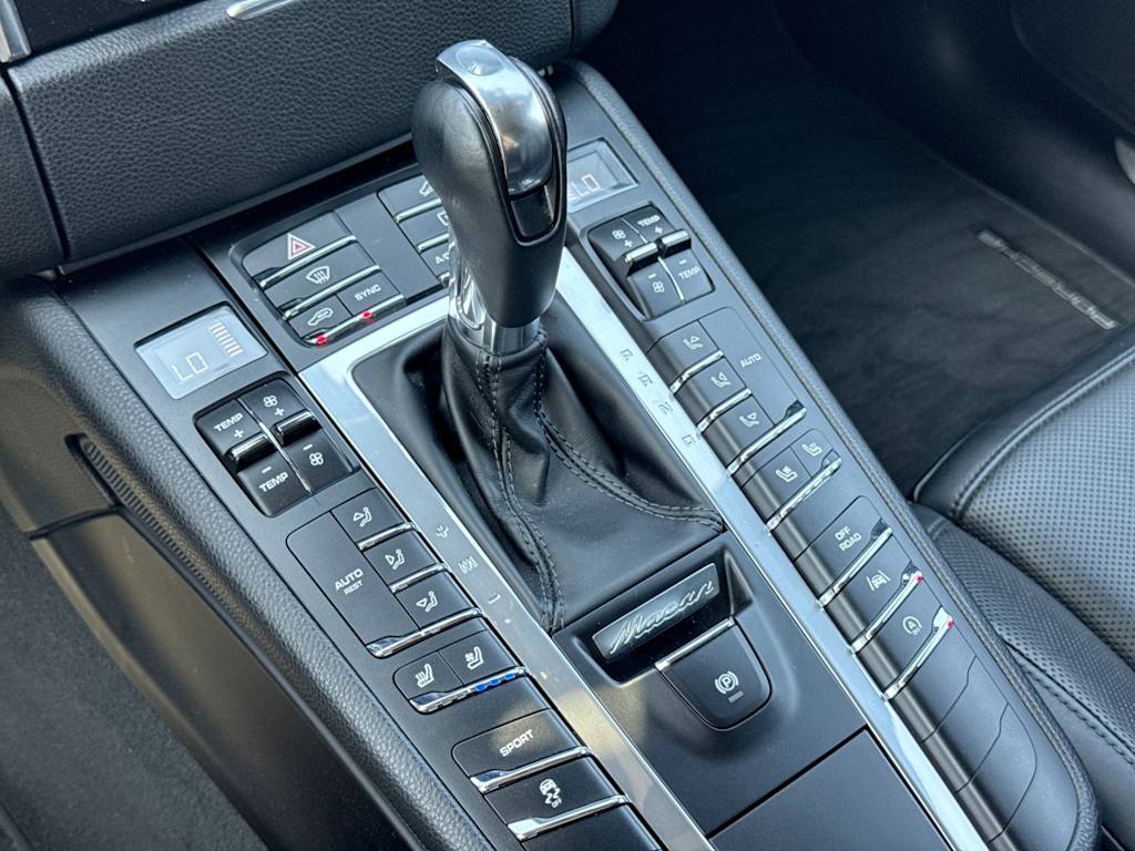 Thumbnail: 2018 Porsche Macan - 15