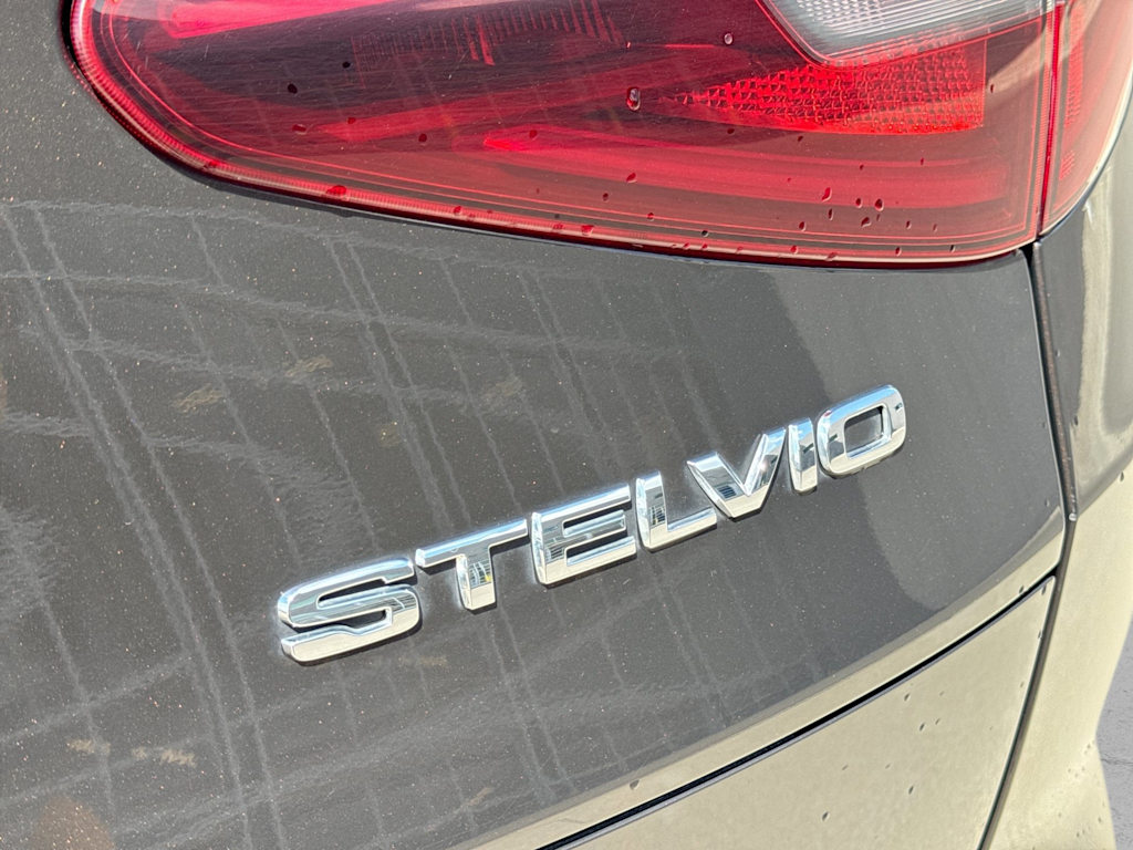 Thumbnail: 2018 Alfa Romeo Stelvio - 24