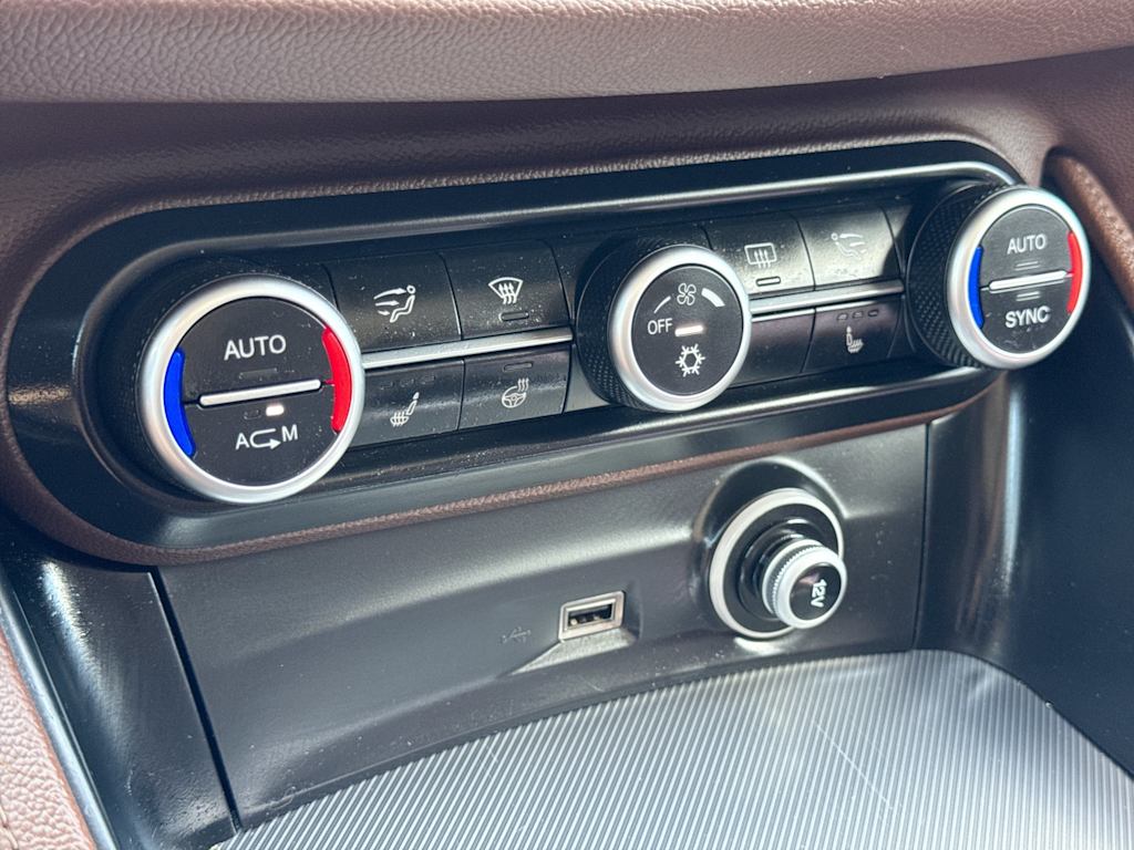 Thumbnail: 2018 Alfa Romeo Stelvio - 34