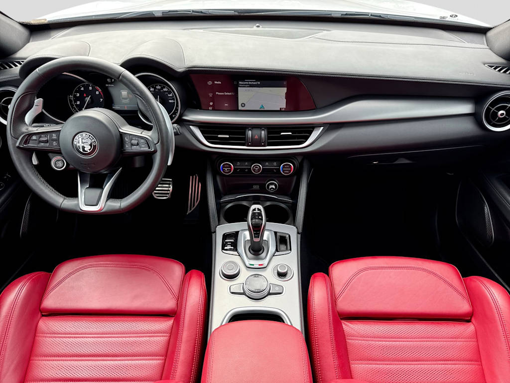 Thumbnail: 2023 Alfa Romeo Stelvio - 9