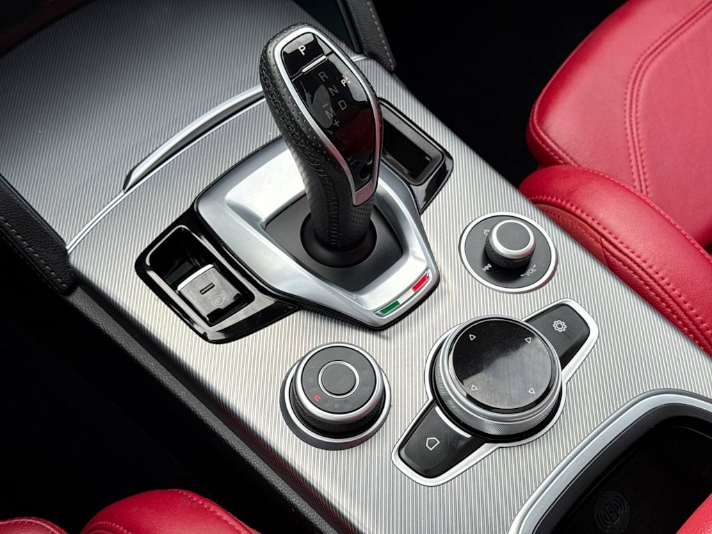 Thumbnail: 2023 Alfa Romeo Stelvio - 15