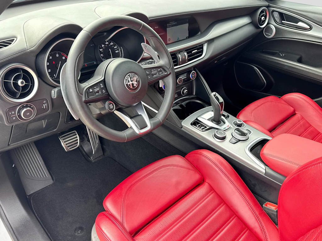 Thumbnail: 2023 Alfa Romeo Stelvio - 2
