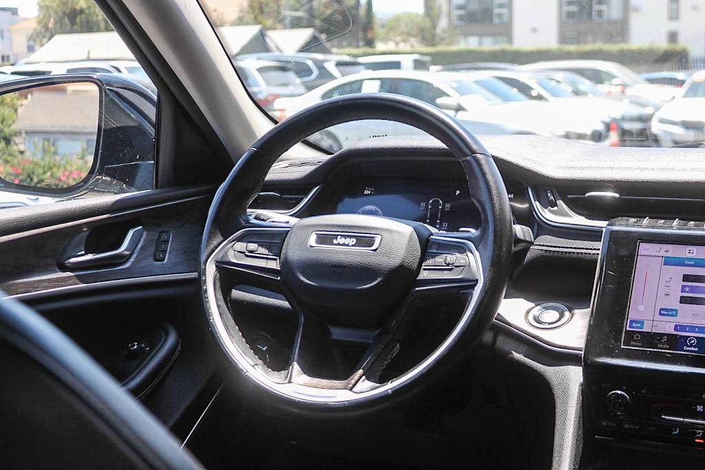Thumbnail: 2022 Jeep Grand Cherokee L - 9