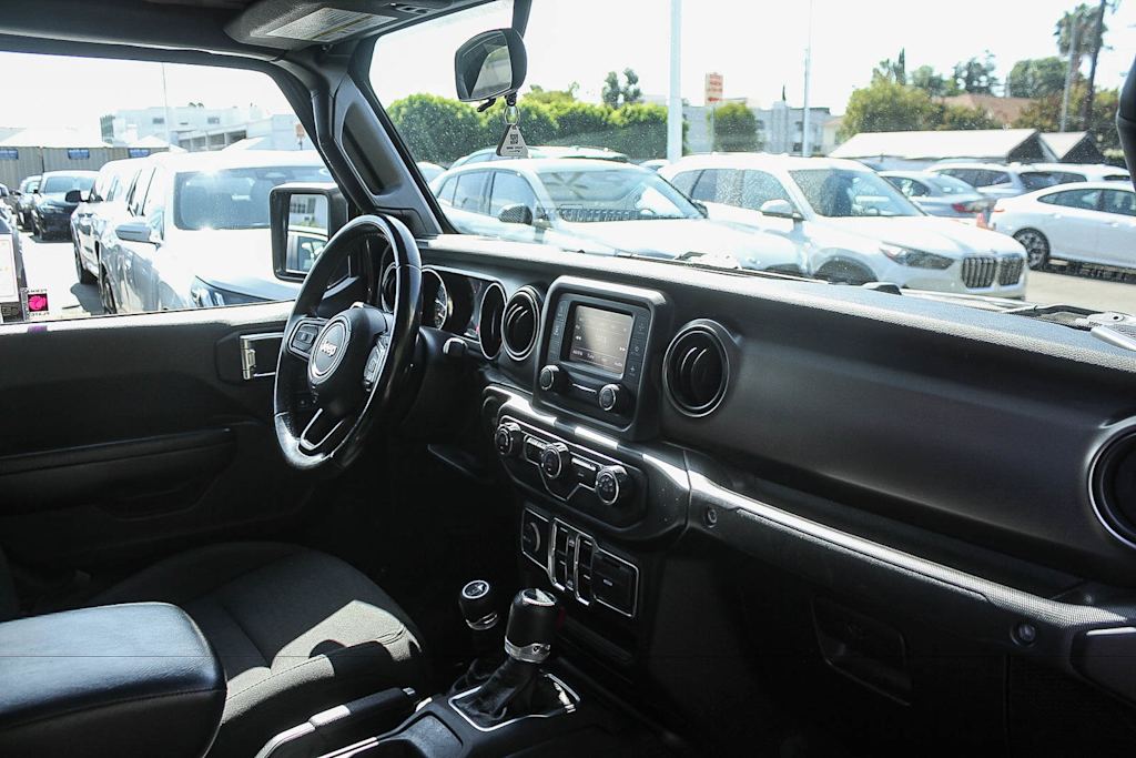 Thumbnail: 2020 Jeep Gladiator - 12
