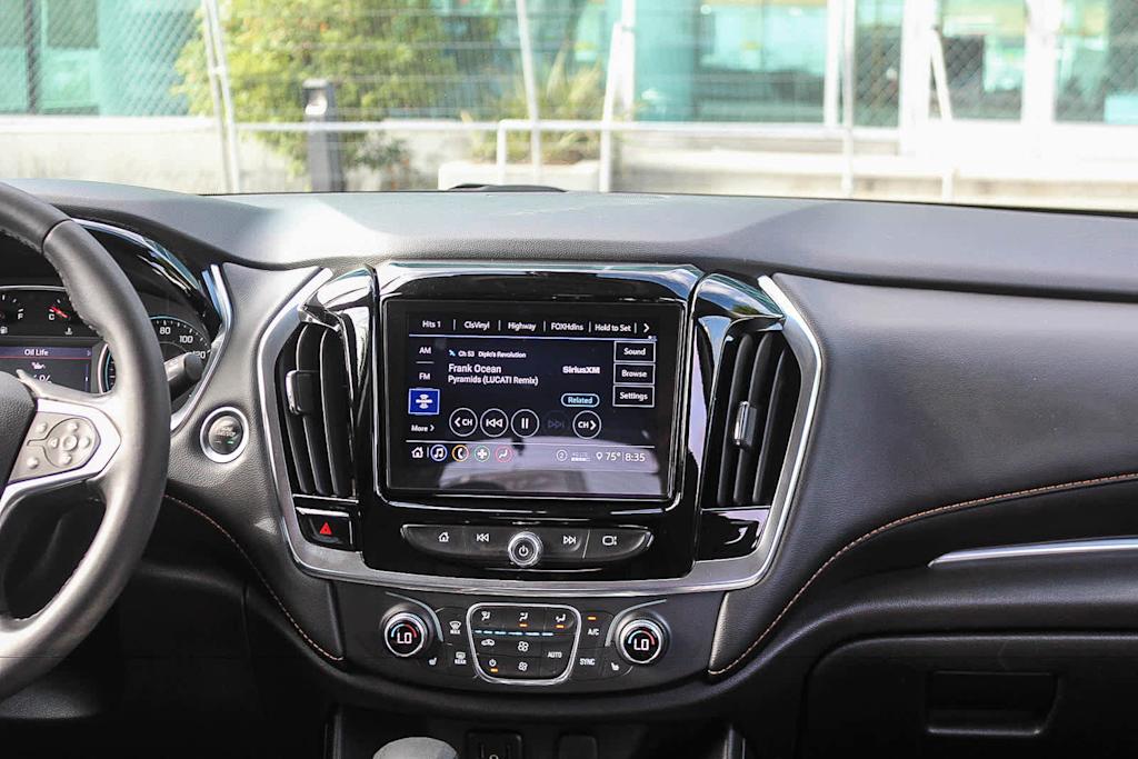 Thumbnail: 2021 Chevrolet Traverse - 14