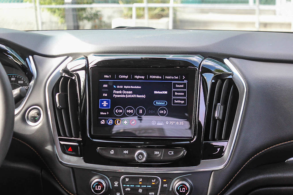Thumbnail: 2021 Chevrolet Traverse - 25
