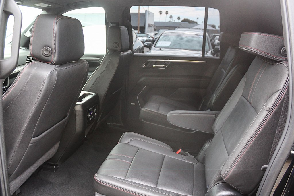 Thumbnail: 2025 Chevrolet Suburban - 10