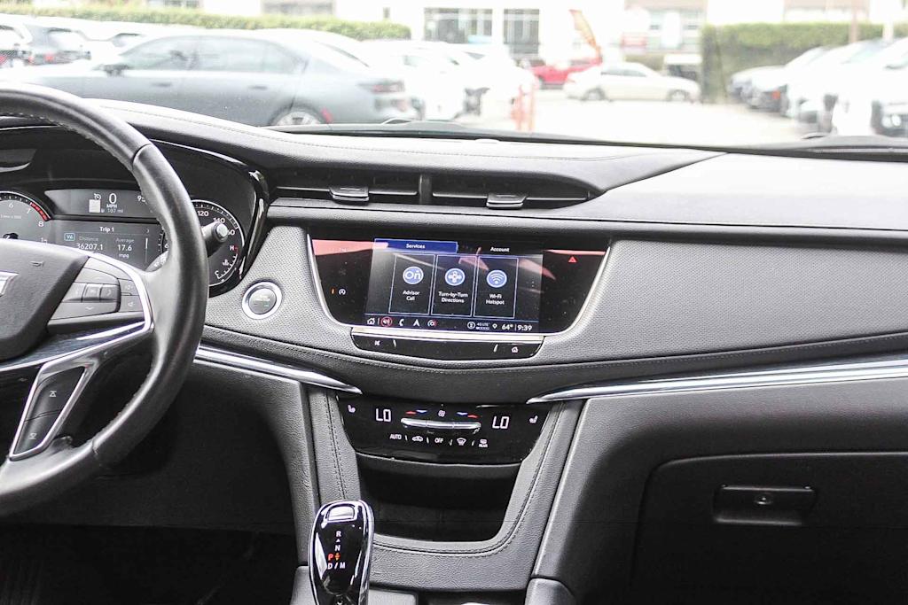 Thumbnail: 2024 Cadillac XT5 - 9