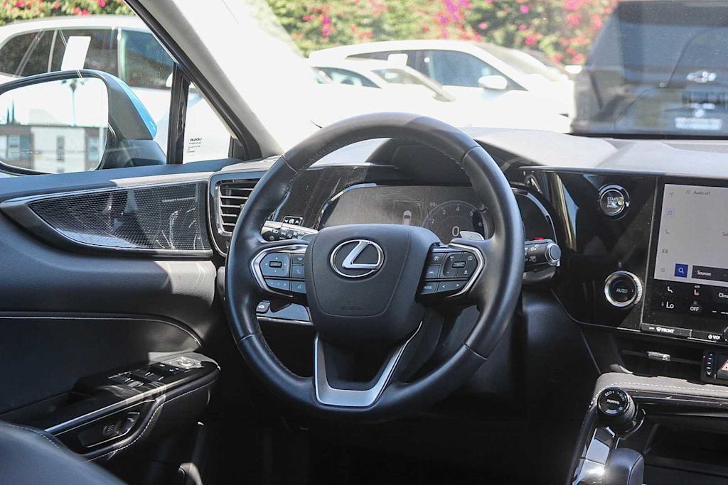 Thumbnail: 2025 Lexus ES - 7