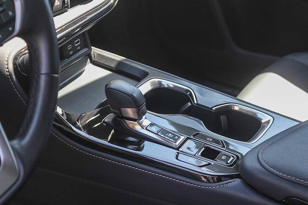 Thumbnail: 2025 Lexus ES - 12