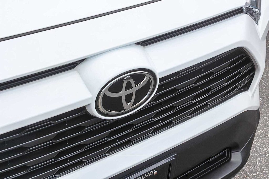 Thumbnail: 2023 Toyota RAV4 - 6
