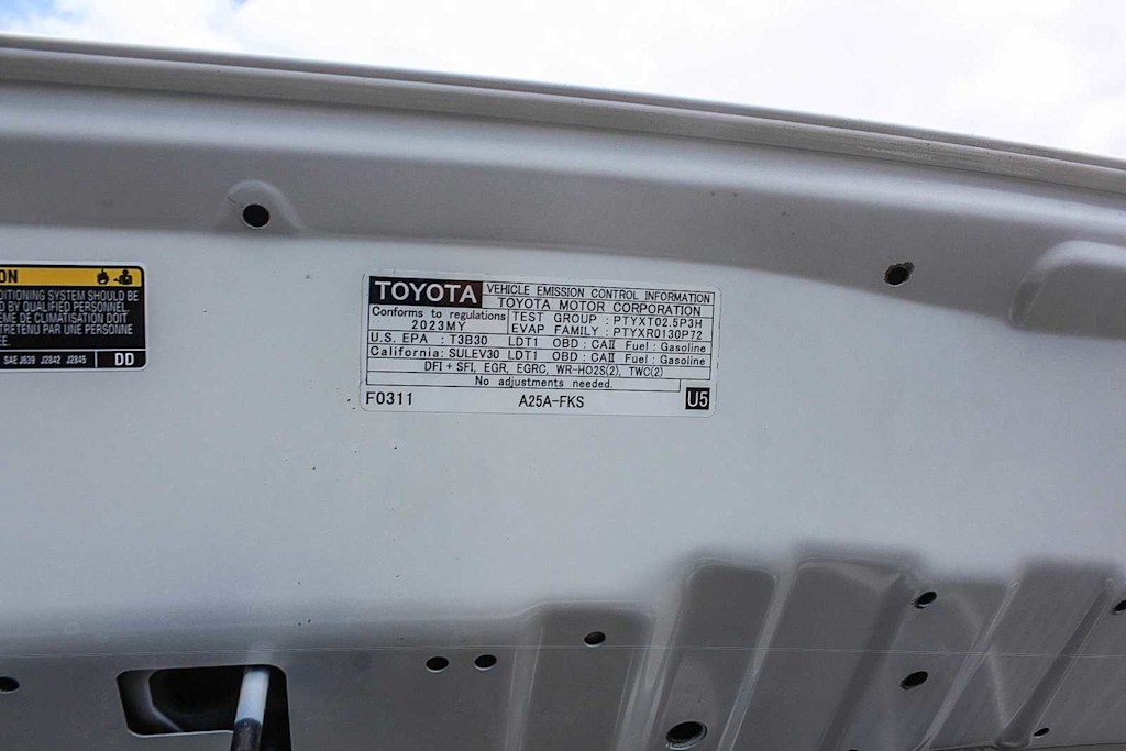 Thumbnail: 2023 Toyota RAV4 - 18