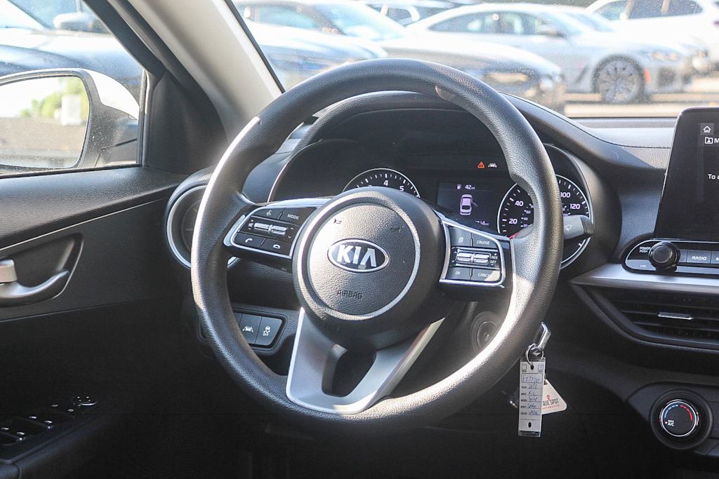 Thumbnail: 2020 Kia Forte - 9