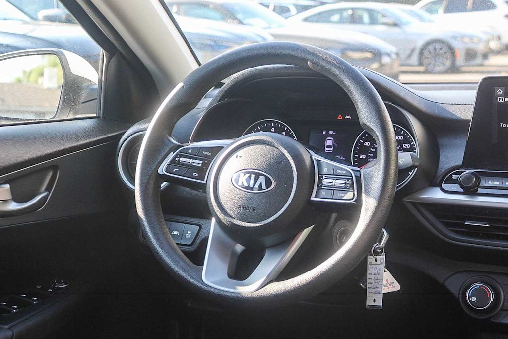 Thumbnail: 2020 Kia Forte - 11