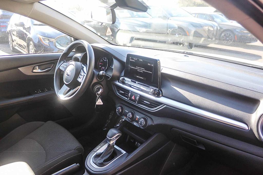 Thumbnail: 2020 Kia Forte - 12