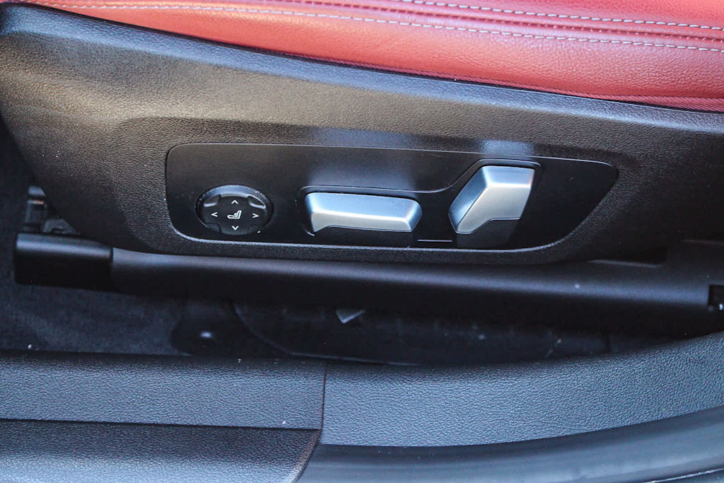 Thumbnail: 2023 BMW 3 Series - 26