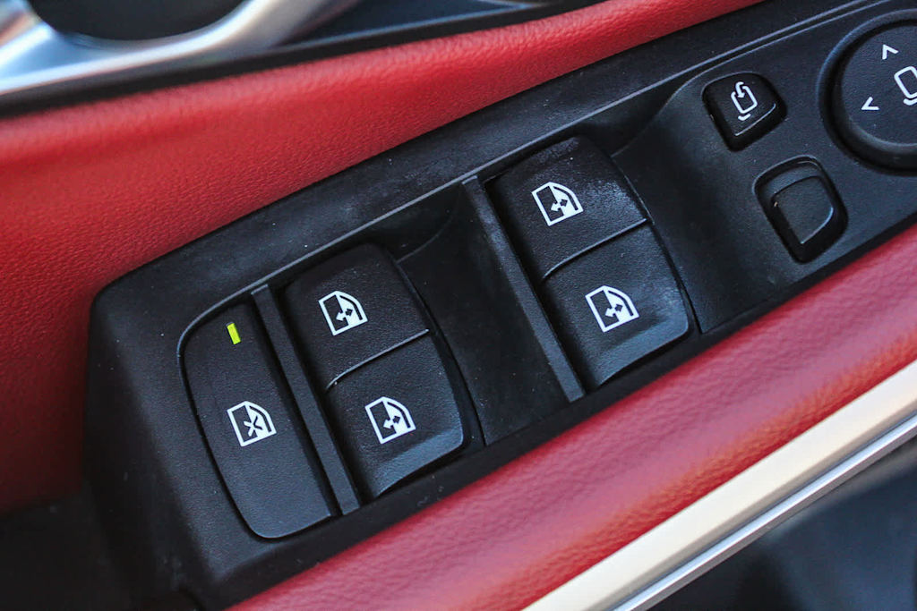 Thumbnail: 2023 BMW 3 Series - 25