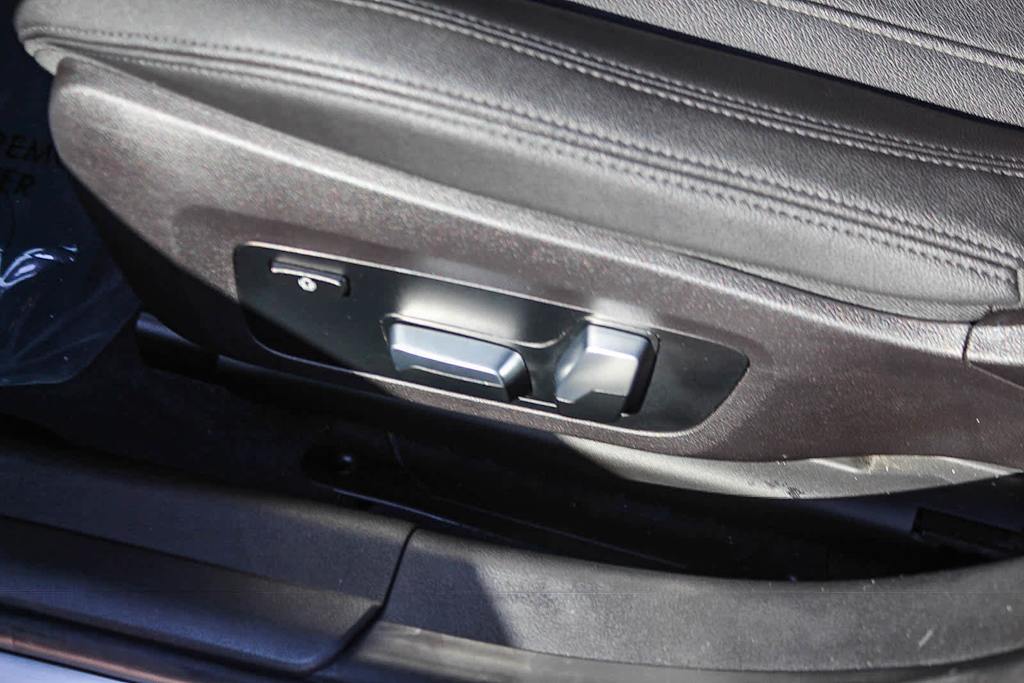 Thumbnail: 2019 BMW 3 Series - 25