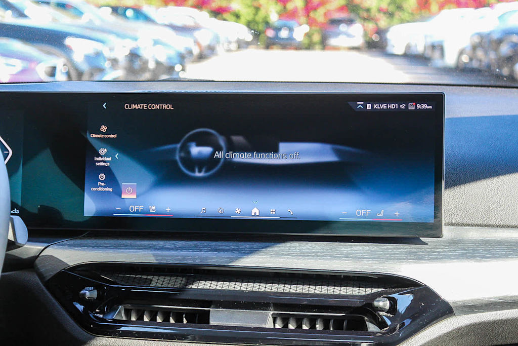 Thumbnail: 2025 BMW 3 Series - 23