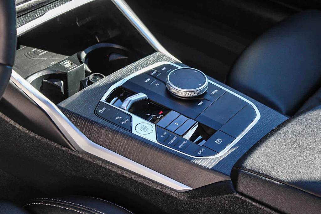 Thumbnail: 2025 BMW 3 Series - 15