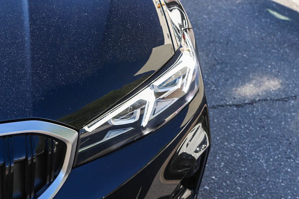 Thumbnail: 2025 BMW 3 Series - 21