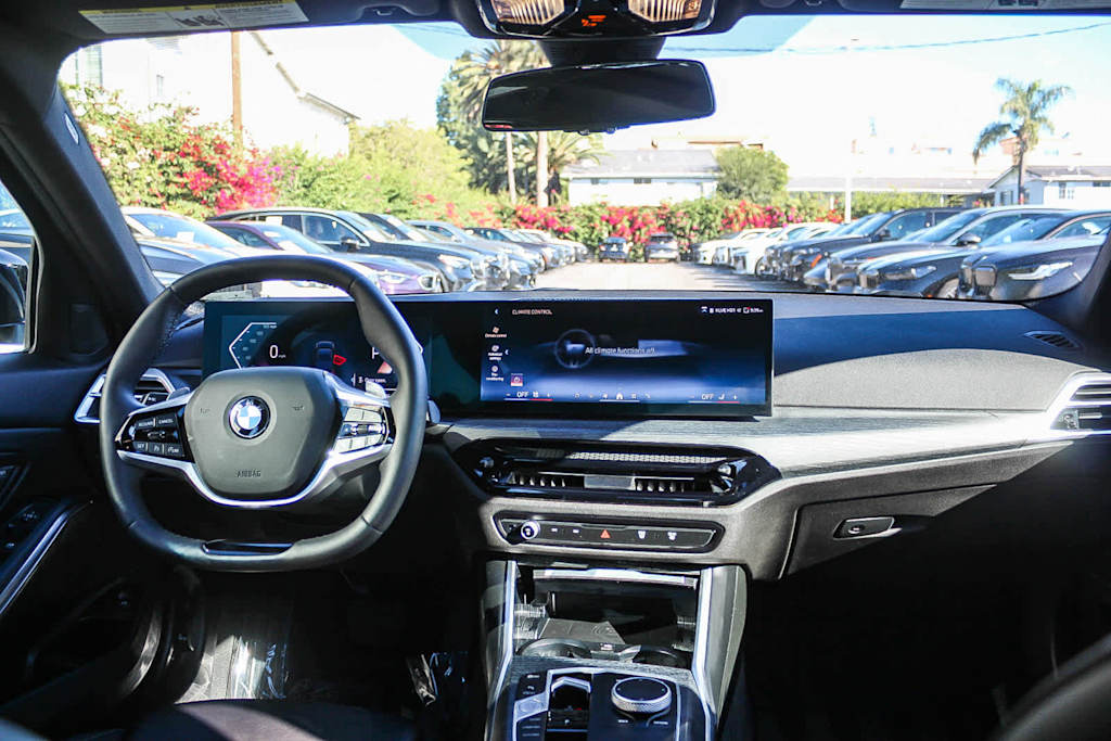 Thumbnail: 2025 BMW 3 Series - 2