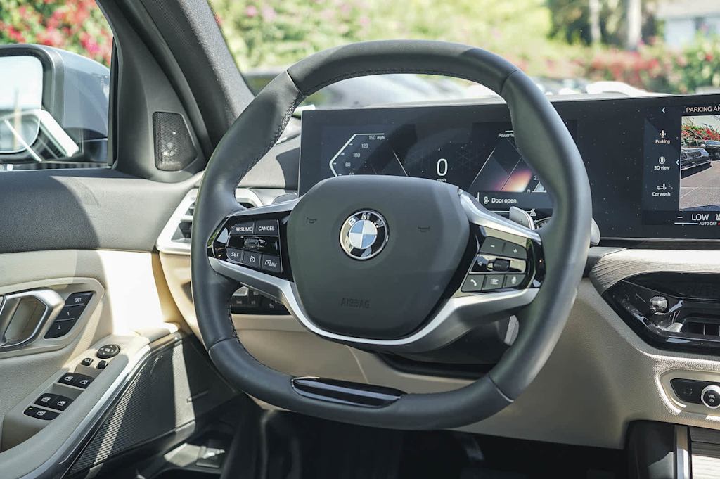 Thumbnail: 2026 BMW 3 Series - 12
