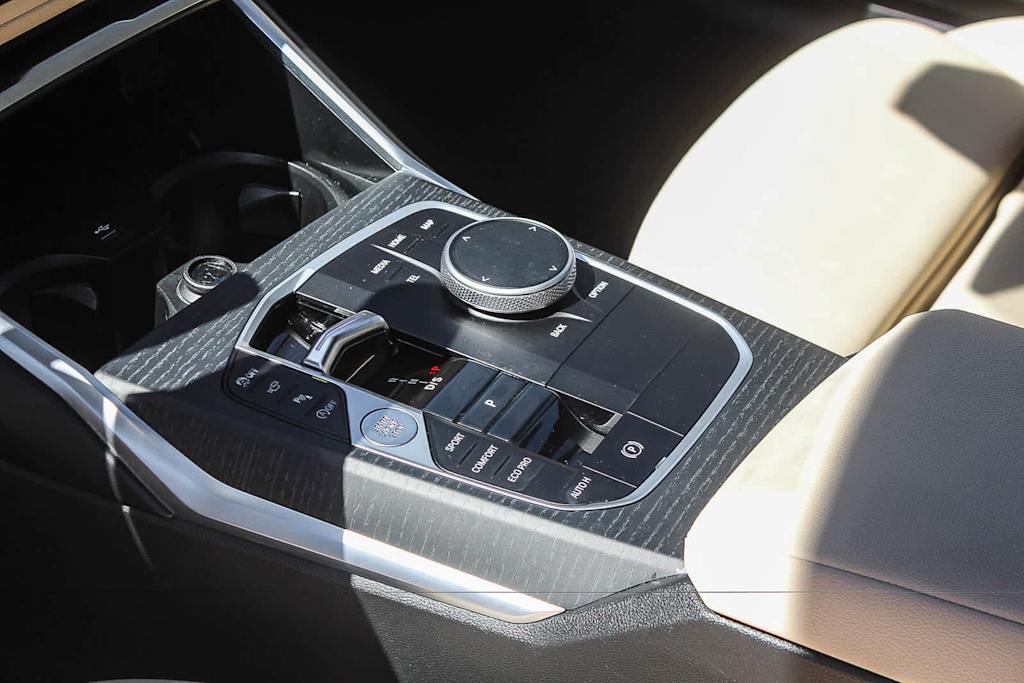 Thumbnail: 2026 BMW 3 Series - 14