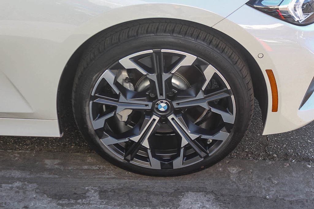 Thumbnail: 2026 BMW 3 Series - 21