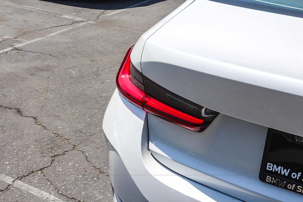 Thumbnail: 2026 BMW 3 Series - 21