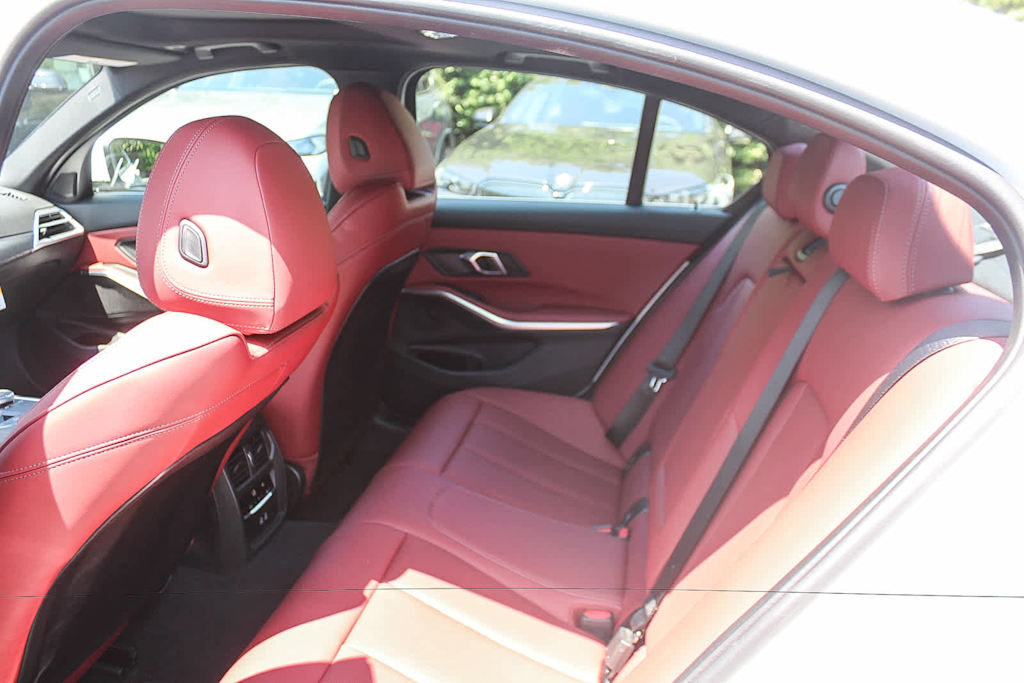 Thumbnail: 2026 BMW 3 Series - 10