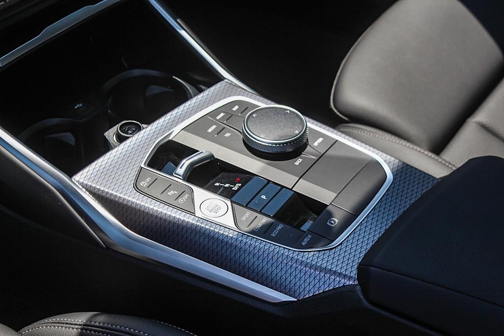 Thumbnail: 2026 BMW 3 Series - 14