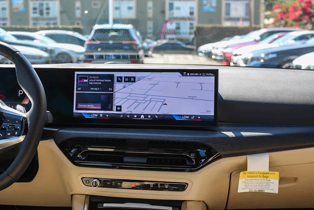 Thumbnail: 2025 BMW 3 Series - 11