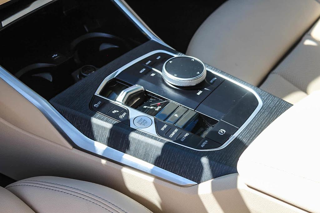 Thumbnail: 2025 BMW 3 Series - 12