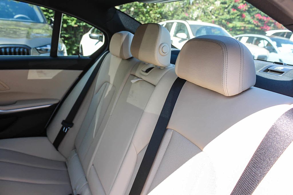 Thumbnail: 2025 BMW 3 Series - 10