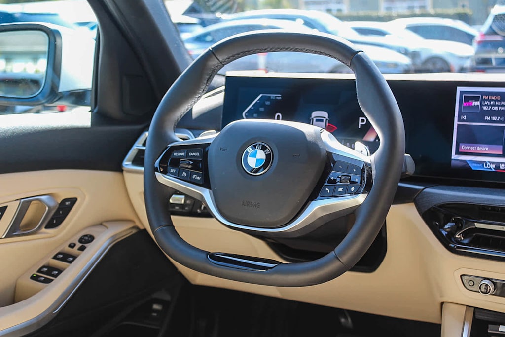 Thumbnail: 2025 BMW 3 Series - 2