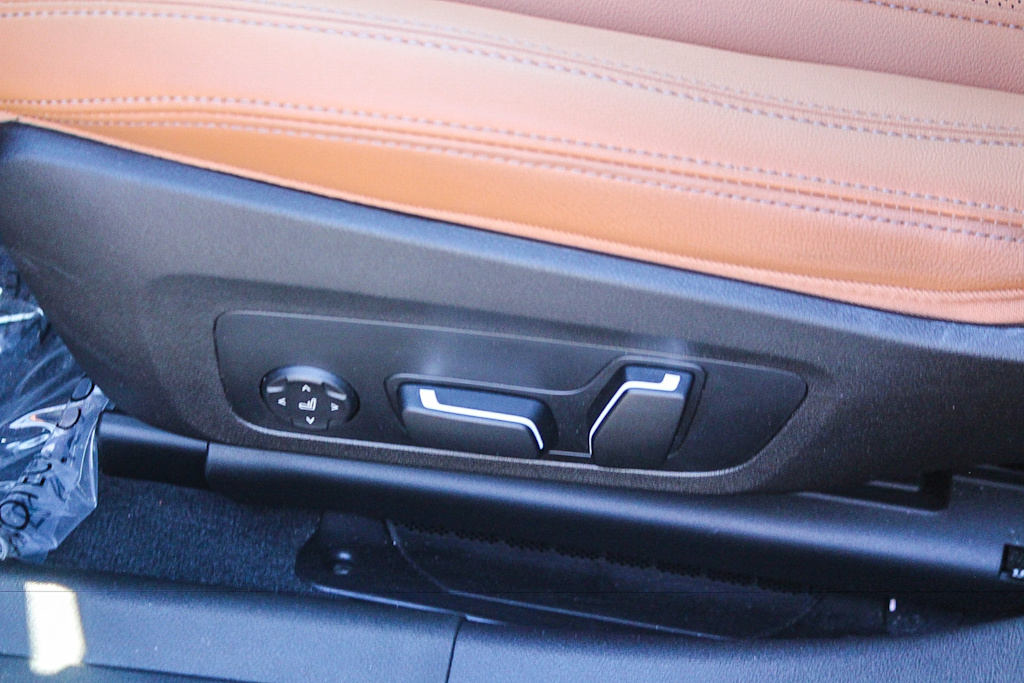Thumbnail: 2026 BMW 3 Series - 25