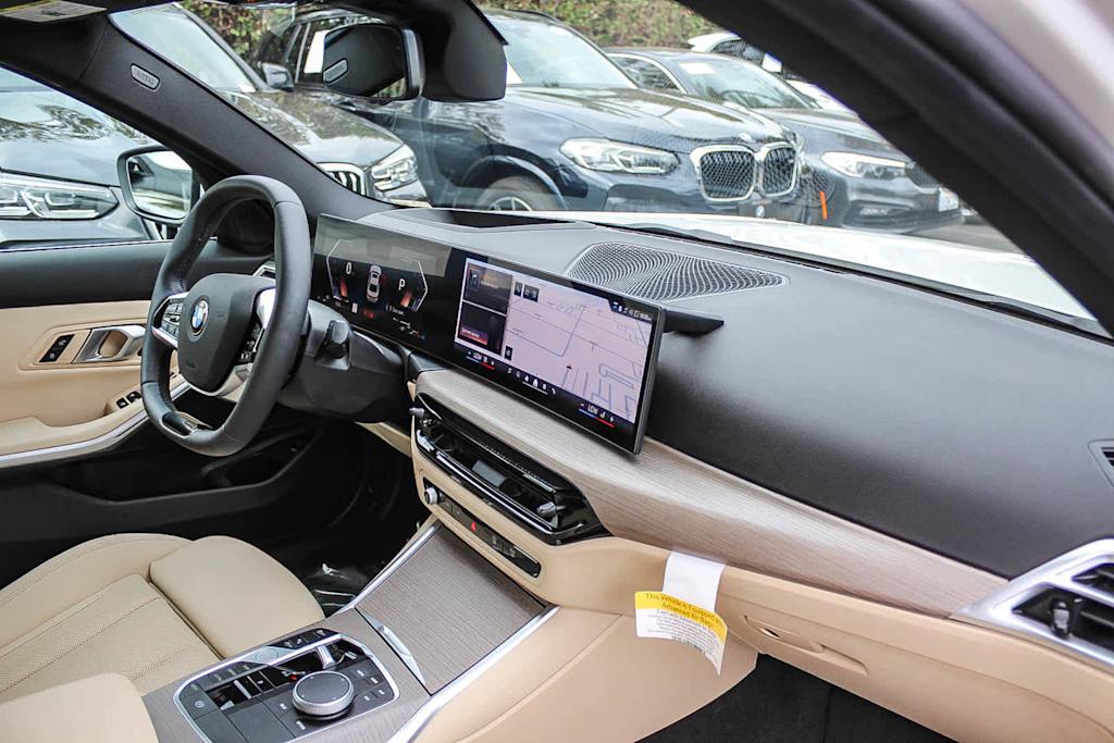 Thumbnail: 2025 BMW 3 Series - 12