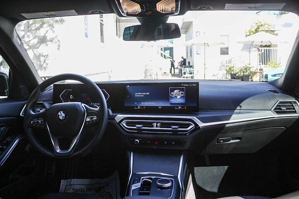 Thumbnail: 2023 BMW 3 Series - 2