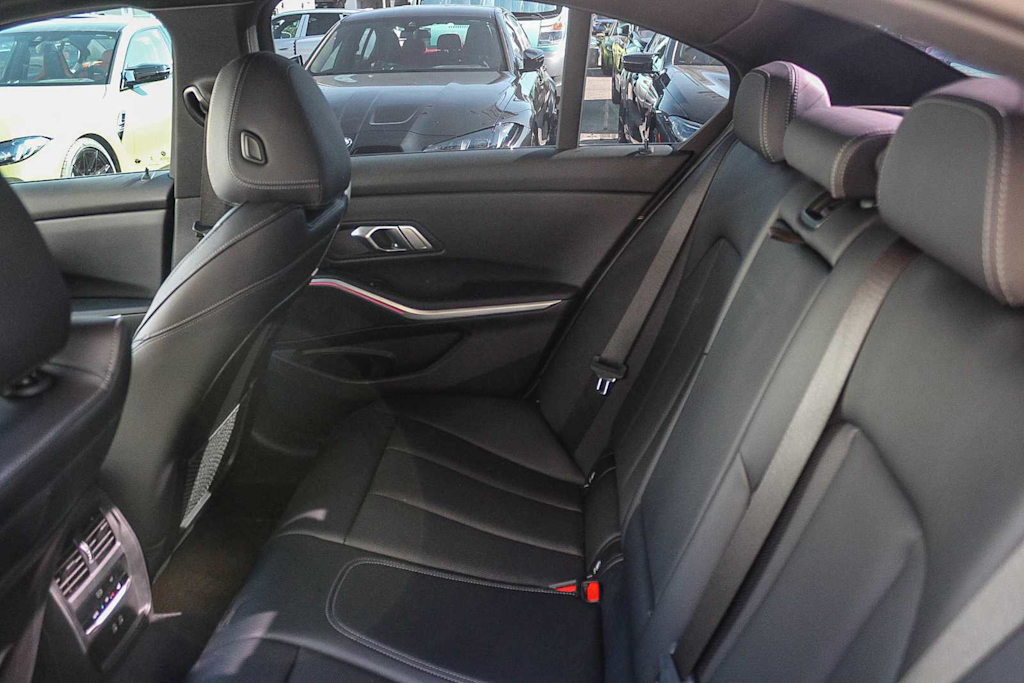 Thumbnail: 2023 BMW 3 Series - 11