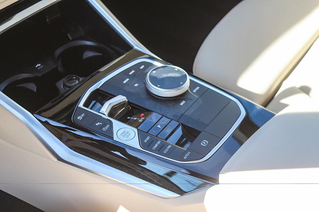 Thumbnail: 2024 BMW 3 Series - 14