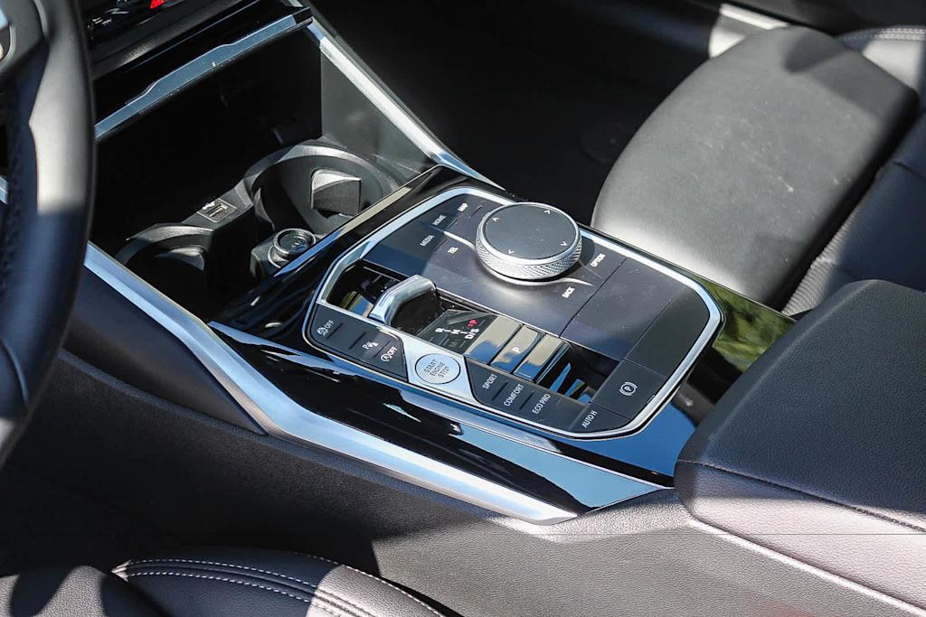 Thumbnail: 2024 BMW 3 Series - 15