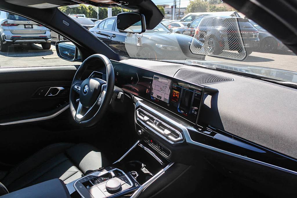 Thumbnail: 2024 BMW 3 Series - 12
