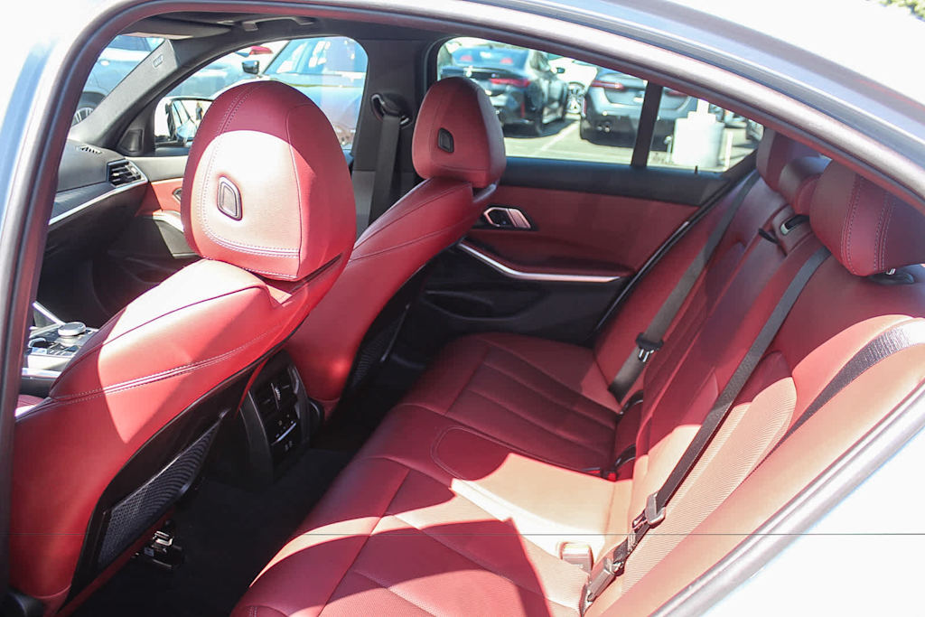 Thumbnail: 2023 BMW 3 Series - 10